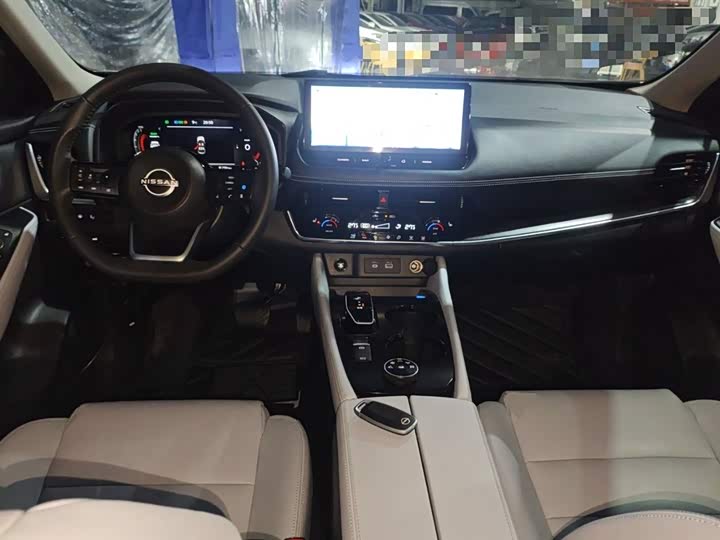 Фото 10 - Nissan X-Trail