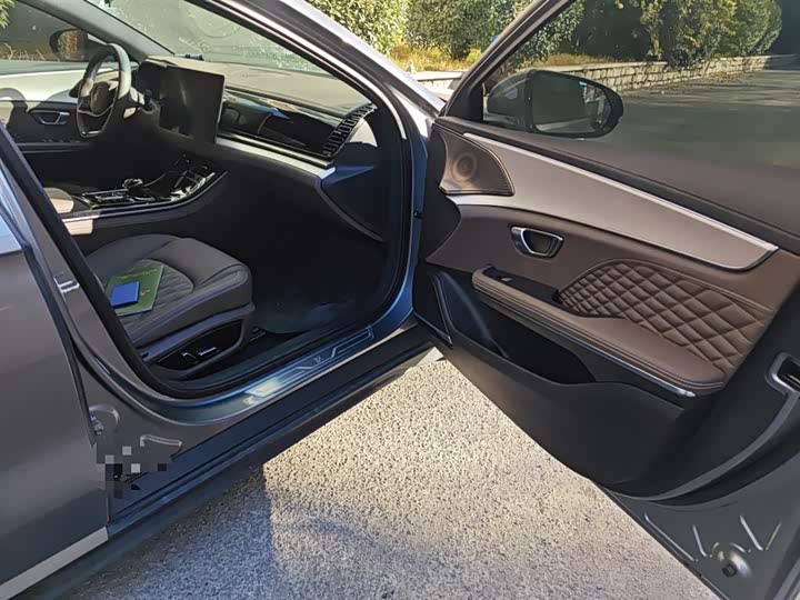 Фото 20 - BYD Han