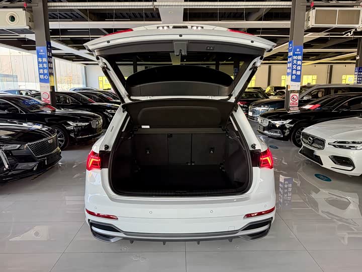 Фото 12 - Audi Q3