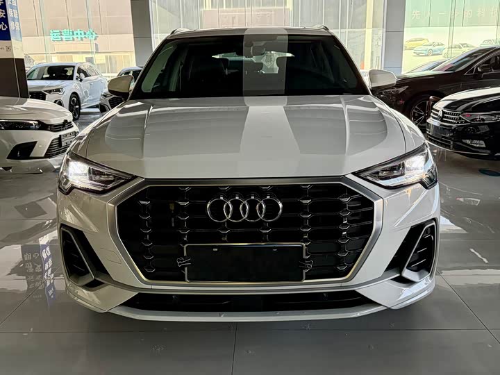 Фото 2 - Audi Q3