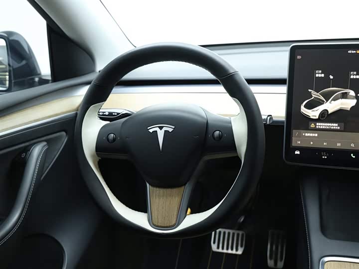 Фото 16 - Tesla Model Y