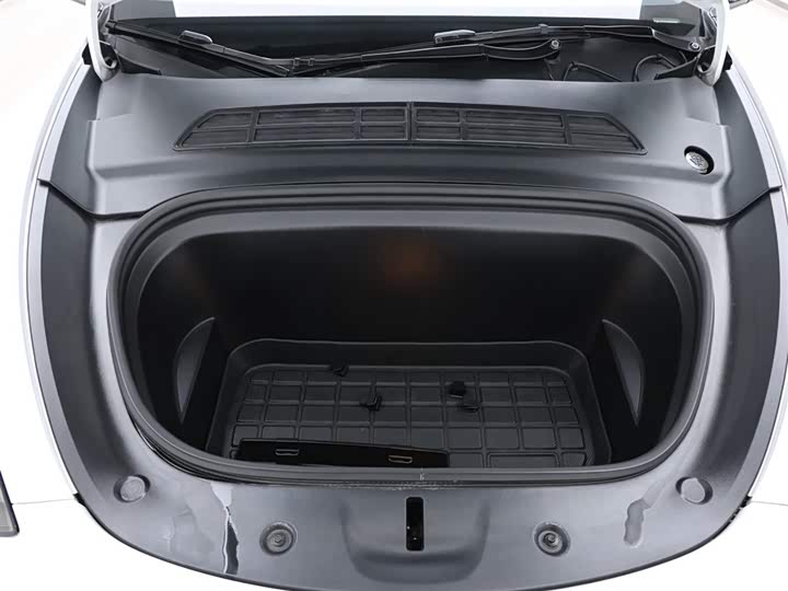 Фото 17 - Tesla Model Y