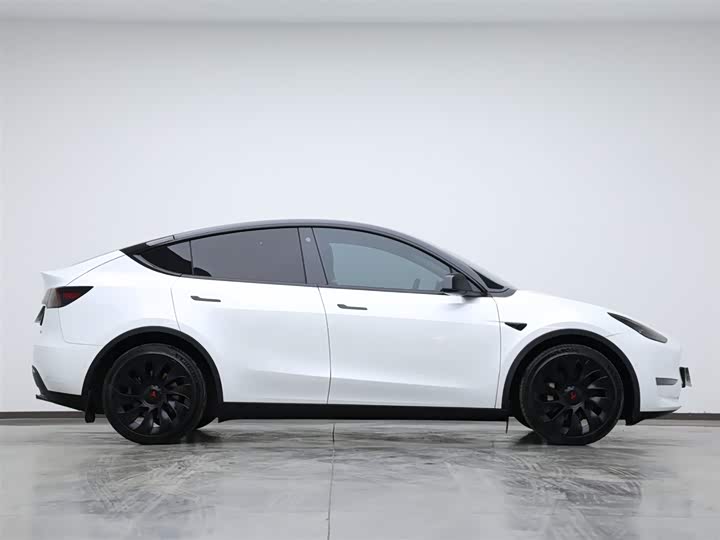 Фото 6 - Tesla Model Y