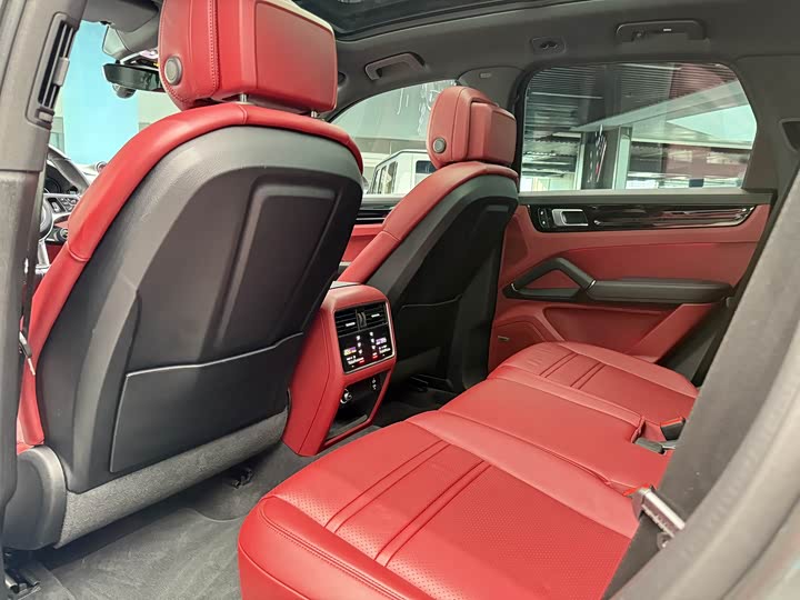 Фото 10 - Porsche Cayenne Hybrid