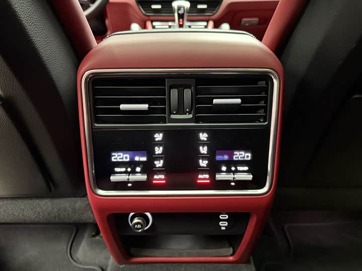 Фото 11 - Porsche Cayenne Hybrid