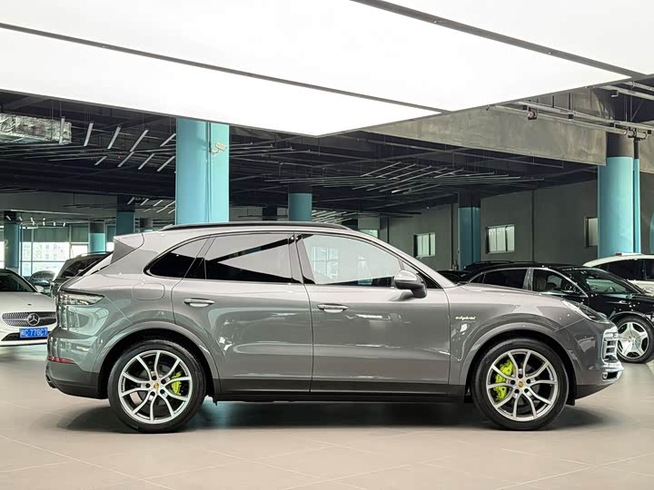 Фото 5 - Porsche Cayenne Hybrid