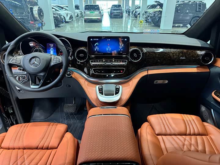 Фото 11 - Mercedes-Benz V-Class