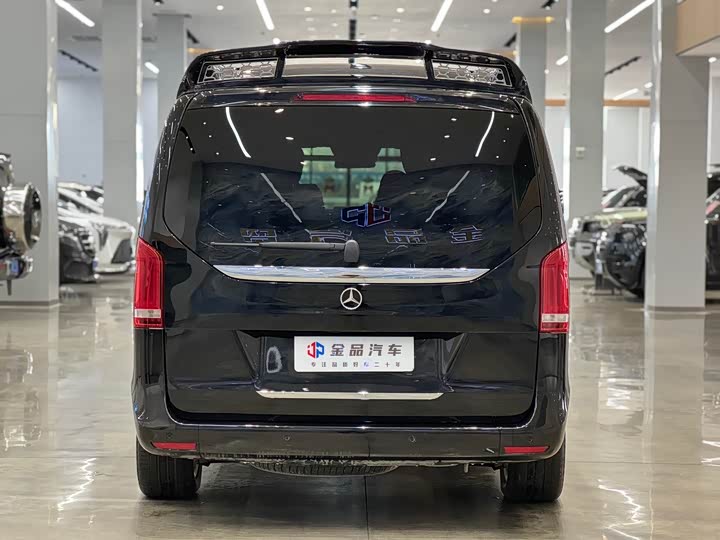 Фото 5 - Mercedes-Benz V-Class