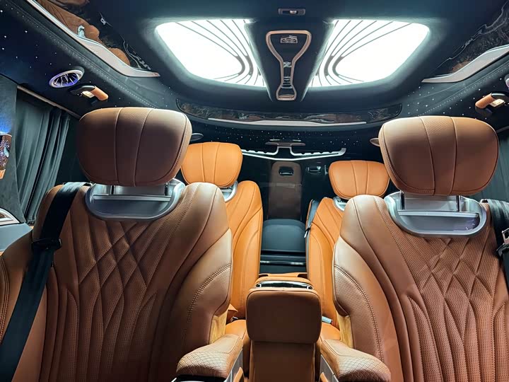 Фото 9 - Mercedes-Benz V-Class