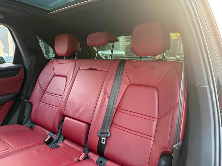 Фото 12 - Porsche Cayenne Hybrid