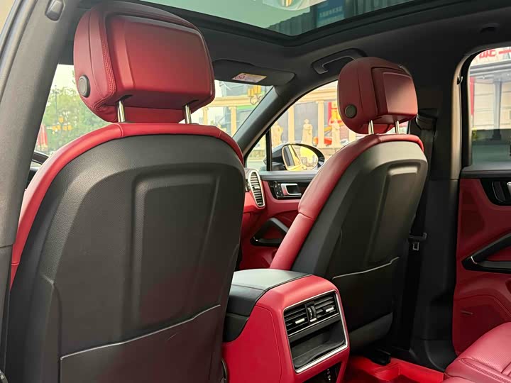 Фото 13 - Porsche Cayenne Hybrid