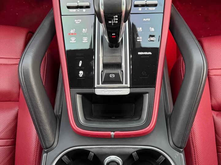 Фото 14 - Porsche Cayenne Hybrid