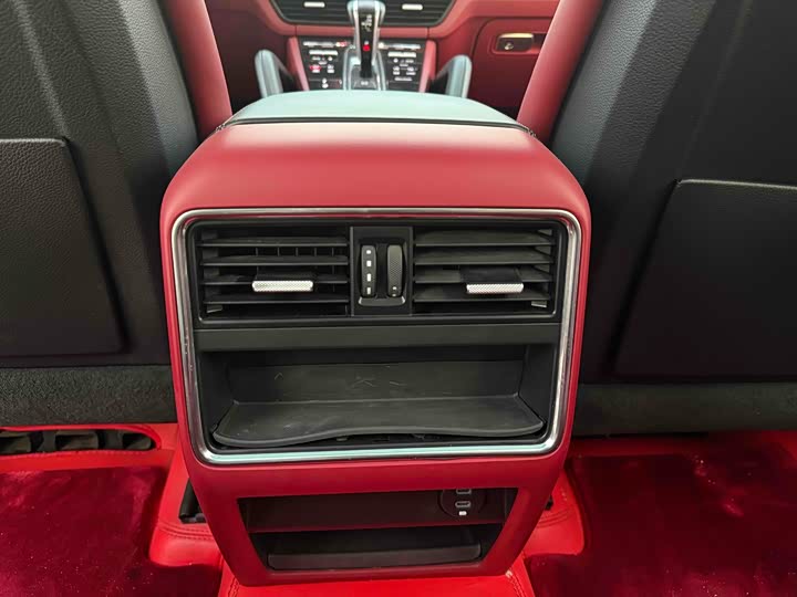 Фото 16 - Porsche Cayenne Hybrid