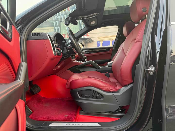 Фото 22 - Porsche Cayenne Hybrid