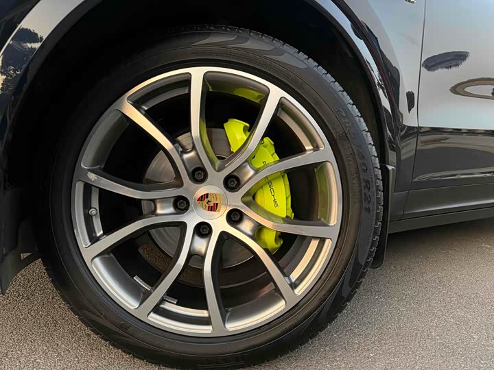 Фото 28 - Porsche Cayenne Hybrid