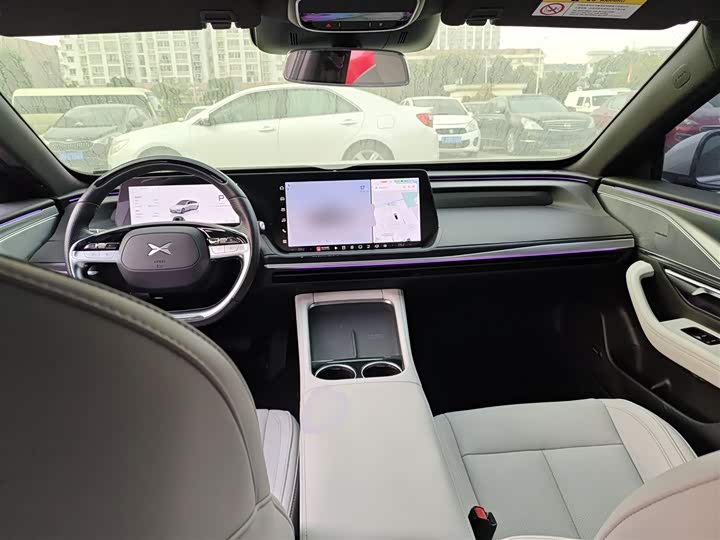 Фото 10 - XPeng P7