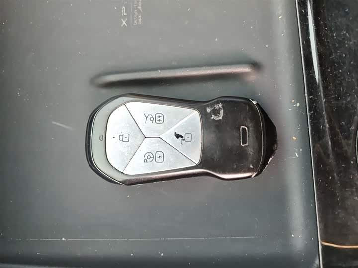 Фото 9 - XPeng P7