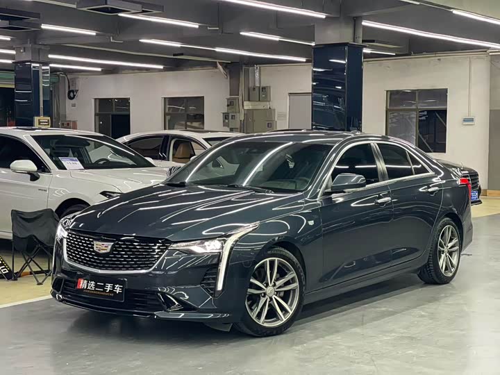 Фото 1 - Cadillac CT4