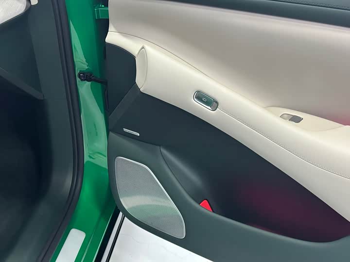 Фото 17 - Xiaomi YU7