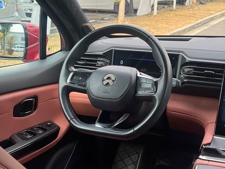 Фото 12 - Nio EC6