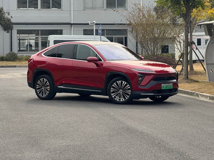 Фото 2 - Nio EC6