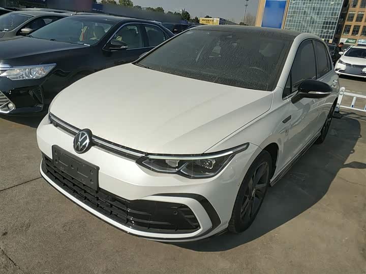 Фото 1 - Volkswagen Golf