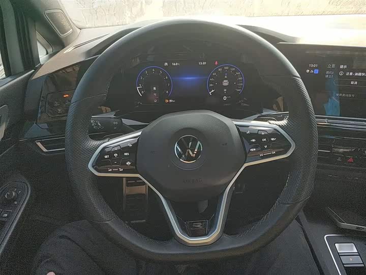 Фото 11 - Volkswagen Golf