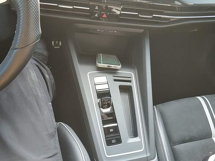 Фото 14 - Volkswagen Golf