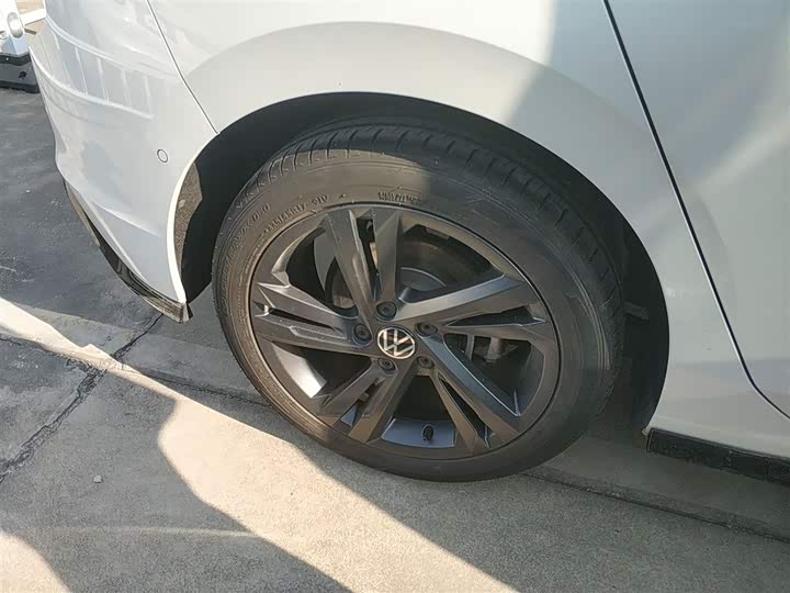 Фото 26 - Volkswagen Golf