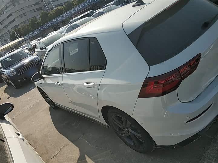 Фото 5 - Volkswagen Golf