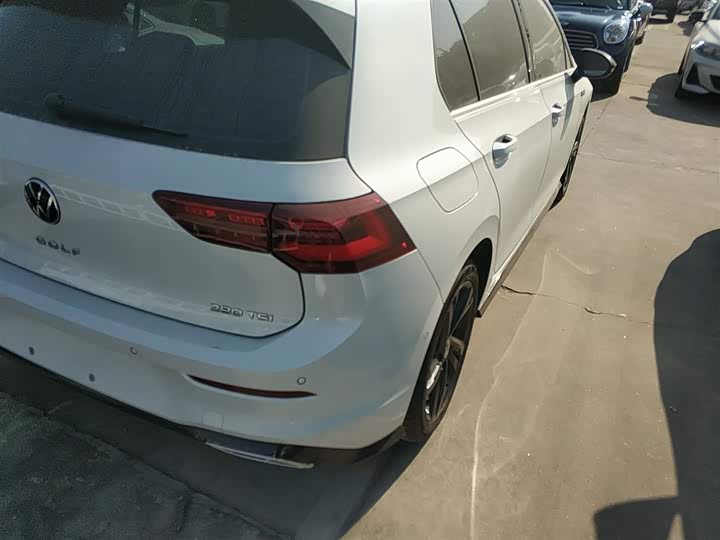 Фото 8 - Volkswagen Golf