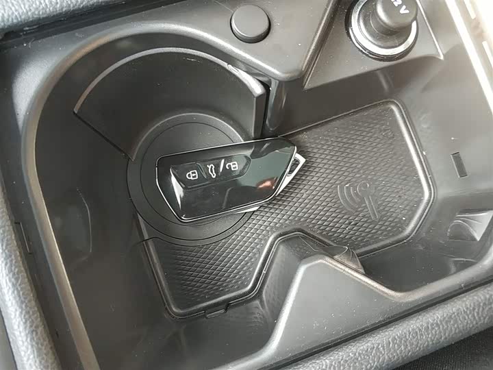 Фото 9 - Volkswagen Golf