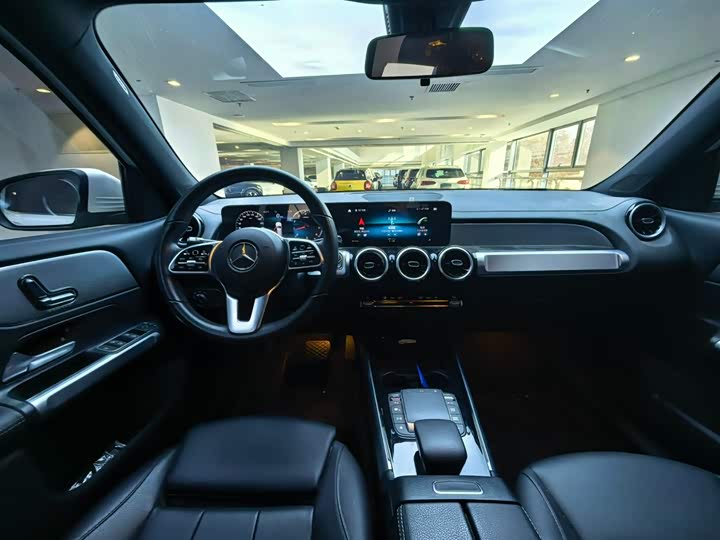 Фото 10 - Mercedes-Benz GLB-Class