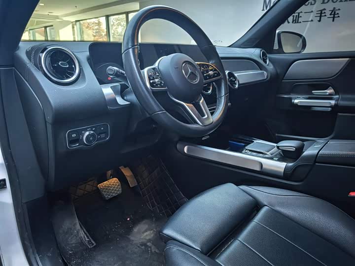 Фото 16 - Mercedes-Benz GLB-Class