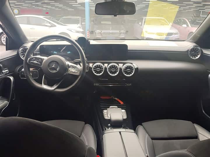 Фото 10 - Mercedes-Benz A-Class