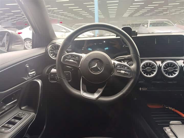 Фото 11 - Mercedes-Benz A-Class