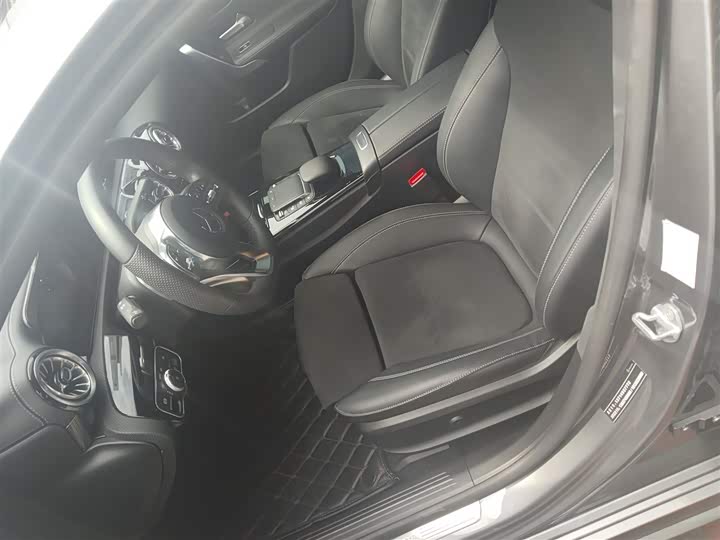 Фото 15 - Mercedes-Benz A-Class