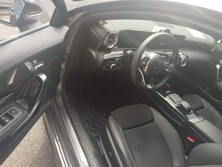 Фото 16 - Mercedes-Benz A-Class