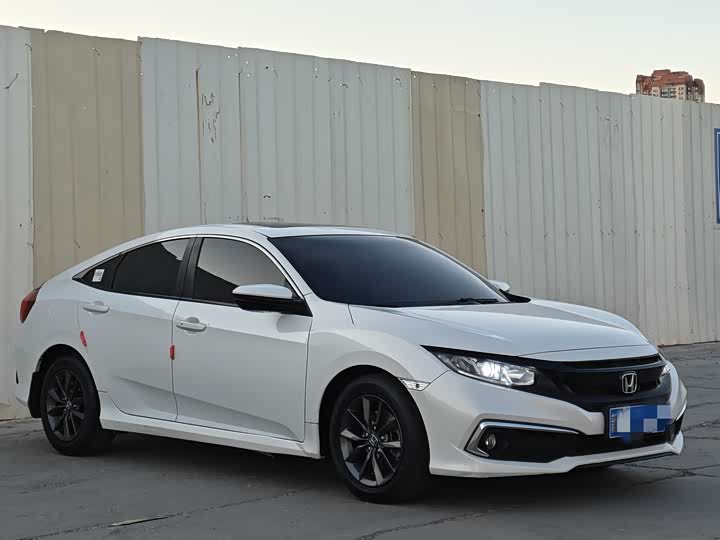 Фото 3 - Honda Civic
