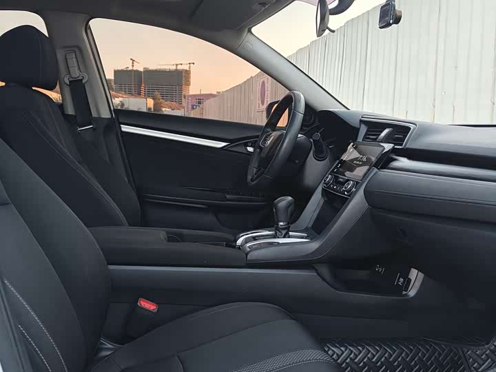 Фото 9 - Honda Civic