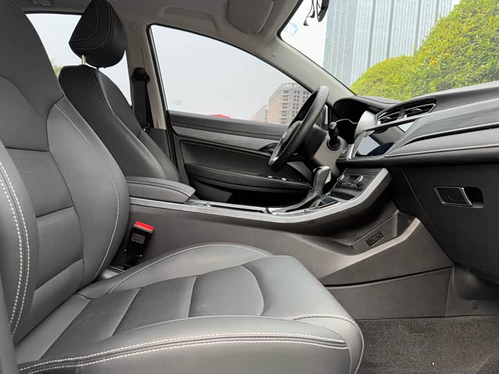 Фото 13 - Geely Emgrand