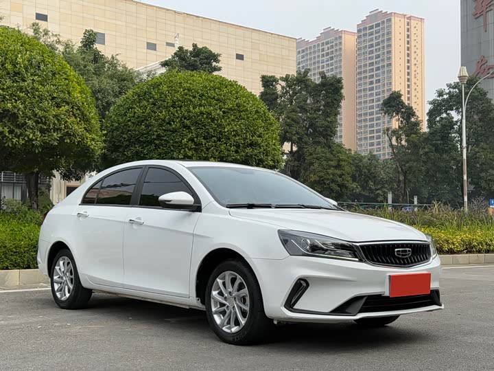 Фото 3 - Geely Emgrand