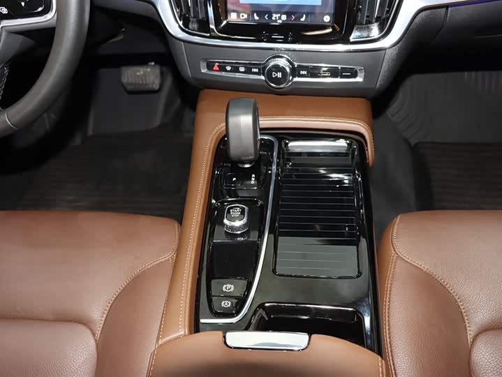 Фото 14 - Volvo S90 Hybrid