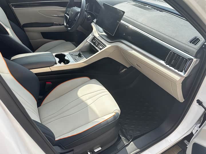 Фото 12 - BYD Song Plus Hybrid/EV