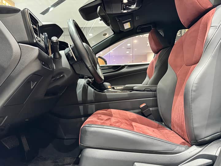 Фото 9 - Lexus NX