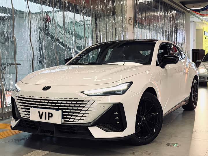 Фото 1 - Changan UNI-V