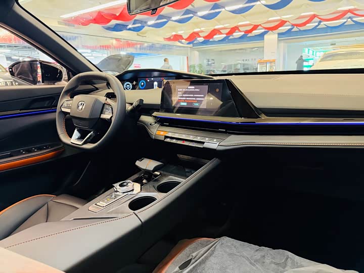 Фото 12 - Changan UNI-V