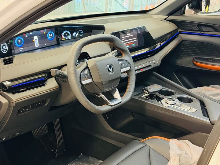 Фото 5 - Changan UNI-V