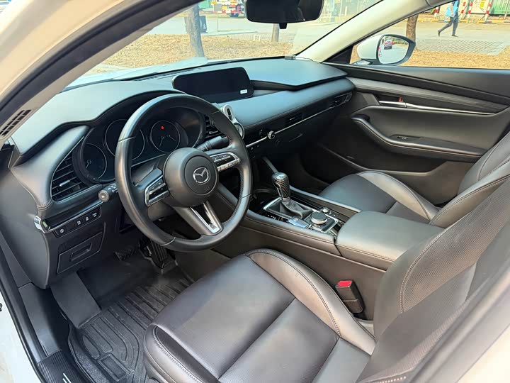 Фото 9 - Mazda 3 (Axela)