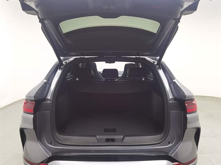 Фото 16 - BYD Song Plus Hybrid/EV